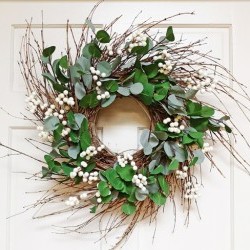 24X24X6 EUCALYPTUS BERRY WREATH