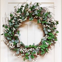 32X32X8 EUCALYPTUS BERRY WREATH
