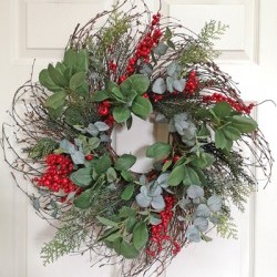 24IN BERRY& MIXED PINE WREATH