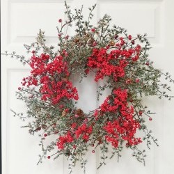 24IN ICY PINE&BERRY WREATH