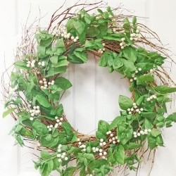 34IN LEAF&BERRY WREATH