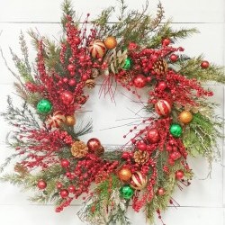 28IN RED BALL WREATH