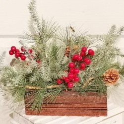 16IN WIDE PINE&BERRY ARRGMNT