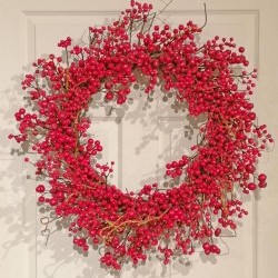28IN RED BERRY WREATH