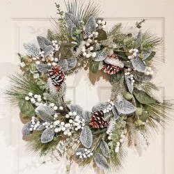 24IN ICE HOSTA&BERRY WREATH