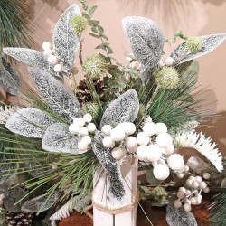 17IN-T ICE HOSTA&BERRY ARRGMNT