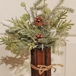17IN-T ICE PINE&POM ARRGMNT