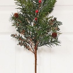 28IN PINE W/BERRIES SPRAY